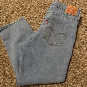 Levi Strauss Size 31 Cropped Shaping Skinny Jeans